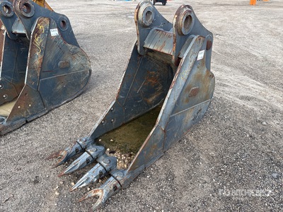 Paladin 24 in Digging Excavator Bucket - Fits John Deere 245G
