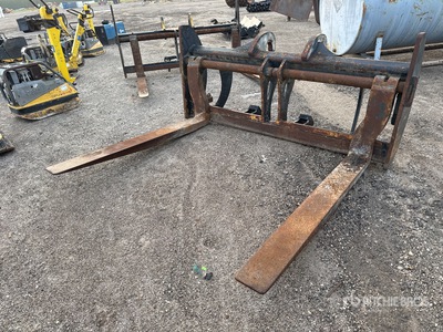 Cat 72 in Wheel Loader Forks - Fits 950