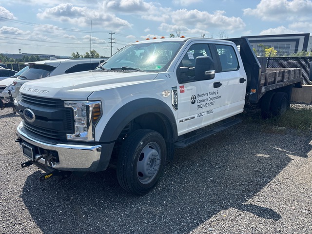 2018 Ford F-550 XL 4x4 Crew Cab Flatbed Truck