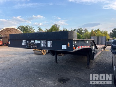 2017 Muv-All 53 ft Tri/A Equipment Trailer