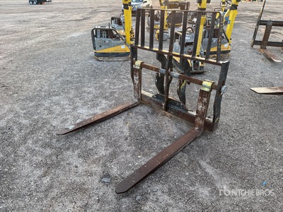 JLG 48 in Wheel Loader Forks - Fits Cat 950