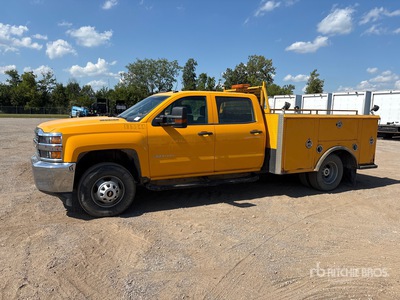 2016 Chevrolet Silverado 3500 HD 4x4 Crew Cab Service Truck
