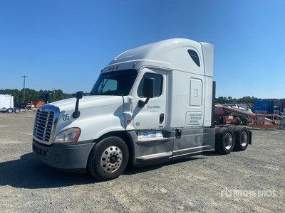 2015 Freightliner Cascadia 125 6x4 T/A Slaapcabine Trekker