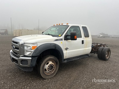 2016 Ford F-550 XLT 4x4 Extended Cab を見 Cab and Chassis