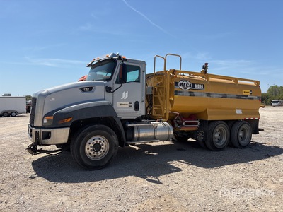2016 Cat CT660 6x4 شاحنة مياه