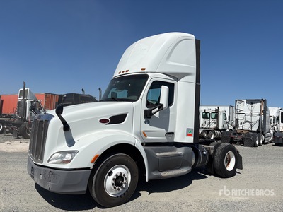 2015 Peterbilt 579 4x2 Day Cab Truck Tractor