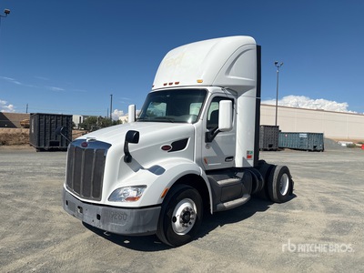 2017 Peterbilt 579 4x2 S/A Day Cab Truck Tractor