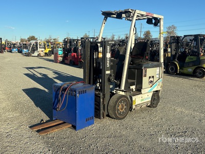 2015 Nissan BXC40 4000 lb شاحنة رفع كهربائية