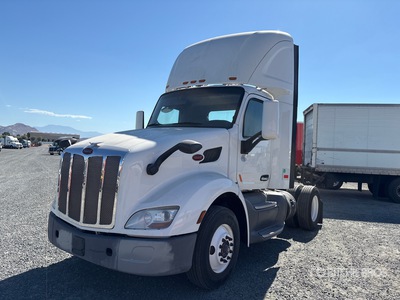 2017 Peterbilt 579 4x2 S/A Day Cab Truck Tractor