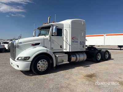 2013 Peterbilt 384 6x4 Ciągnik siodłowy T/A z kabiną sypialną