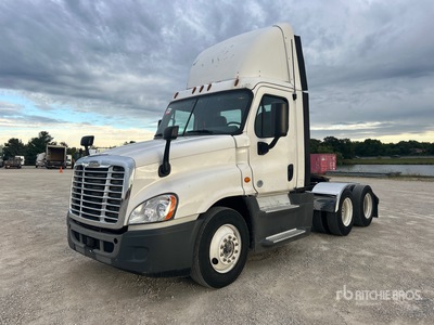 2015 Freightliner Cascadia 125 6x4 T/A Day Cab Truck Tractor