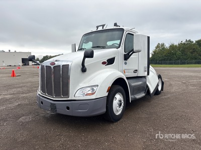 2017 Peterbilt 579 4x2 S/A Dagcabine Trekker
