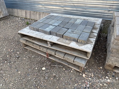 Quantity of (27) 4 in x 8 in & (115) 6 in x 6 in Bricks