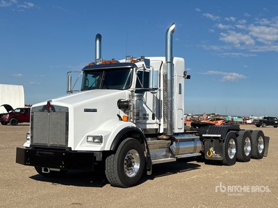 2020 Kenworh T800 8x6 Heavy Haul Tri/A Sleeper Truck Tractor