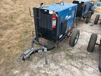 Miller Electric Big Blue 400 Pro 400 A Mobile Multi-Process Spawarka napędzana silnikiem