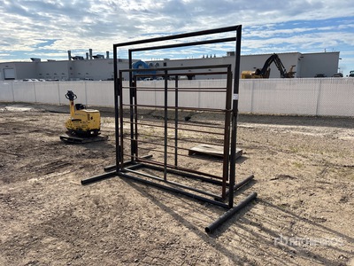 Quantity of (2) 8 ft x 8 ft Cattle بوابة المزرعة