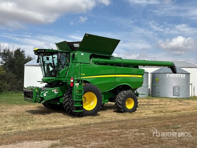 2021 John Deere S790 Combine Harvester