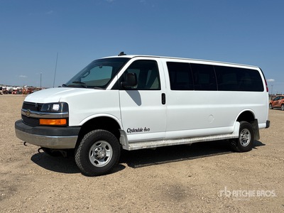 2017 Chevrolet Express 3500 4x4 12 Furgone passeggeri