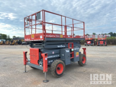 2018 Skyjack SJ8841 RT Dual Fuel 4x4 Podnośnik nożycowy