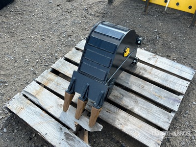 2026 Trojan 35CL 12 in Q/C Digging Excavator Bucket - Fits Cat 303, 303.5, 304 Case, New Holland, Kobelco SK35 Deere/Hitachi 35D/G (Unused)