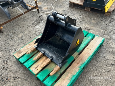 2026 Trojan 35CL 23 in Q/C Digging Excavator Bucket - Fits Cat 303, 303.5, 304 Case, New Holland, Kobelco SK35 Deere/Hitachi 35D/G (Unused)