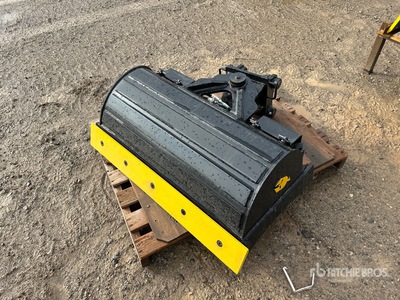 2026 Trojan 35CL 42 in Tilting Excavator Bucket - Fits Cat 303, 303.5, 304 Case, New Holland, Kobelco SK35 Deere/Hitachi 35D/G (Unused)