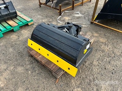 2026 Trojan 35CL 42 in Q/C Hydraulic Tilting Excavator Bucket - Fits Cat 303, 303.5, 304 Case, New Holland, Kobelco SK35 Deere/Hitachi 35D/G (Unused)