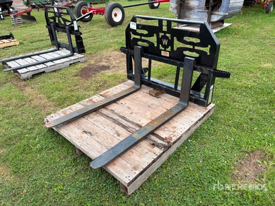 Walco 48 in Tractor Pallet Forks