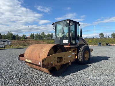 2004 Cat CS563 Smooth Drum Compactor
