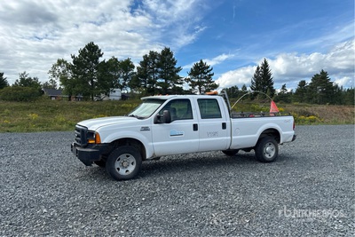 2006 Ford F-350 XL 4x4 Crew Cab Pickup