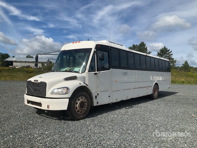2014 Freightliner B2 4x2 40-Seat Crew Carrier Autobus