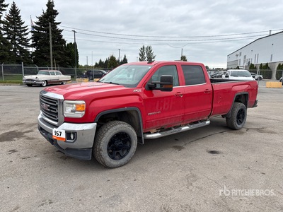 2015 GMC Sierra 2500HD SLE 4x4 Crew Cab Pickup