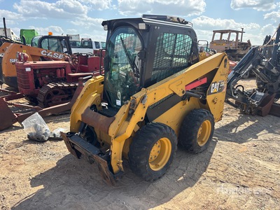 2014 Cat 236D Two-Speed شاحنة جرافة