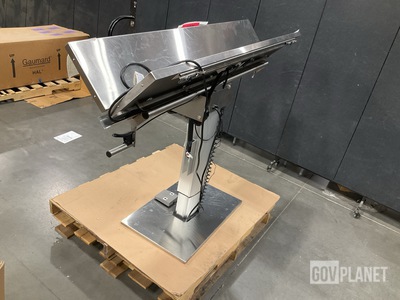 Technidyne V-Top Veterinary Surgery Table