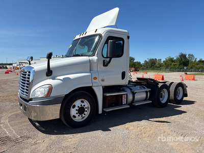 2014 Freightliner Cascadia 125 6x4 T/A Day Cab Truck Tractor
