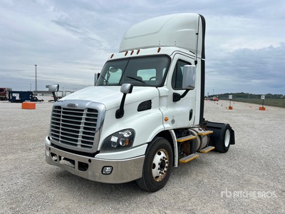 2018 Freightliner Cascadia 113 4x2 S/A Day Cab Truck Tractor