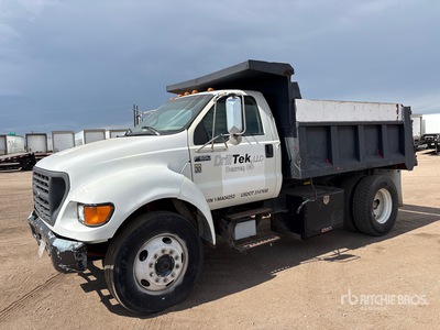 2000 Ford F-650 XL 4x2 Camion à benne
