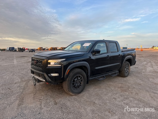 2022 Nissan Frontier XE PRO-4X 4x4 Dual Cab Pickup