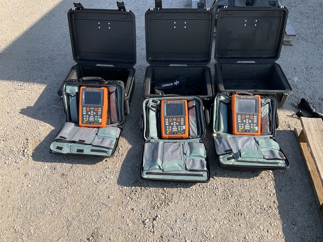 (3) Keysight U1620A Handheld Digital Oscilloscopes