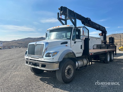 2003 International 7600 Flatbed Truck