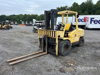 2000 Hyster H100XM 10550 lb Pneumatic Tire Forklift