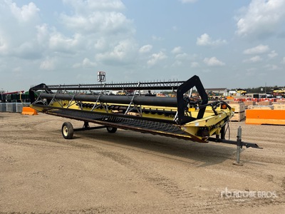 1999 Honey Bee SP30 30 ft Draper Combine Header