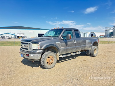 2005 Ford F-350 Lariat 4x4 Extended Cab Pickup