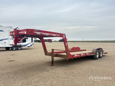 1996 Real 28 ft T/A Gooseneck Equipment Trailer