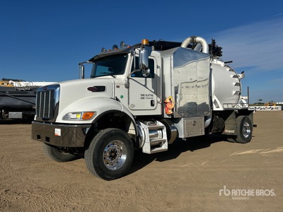 2019 Peterbilt 348 4x4 Saugbagger-Lkw