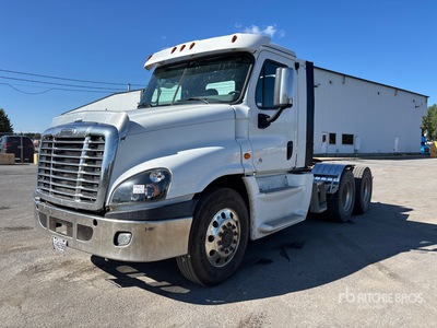 2015 Freightliner Cascadia 125 6x4 T/A Day Cab Truck Tractor