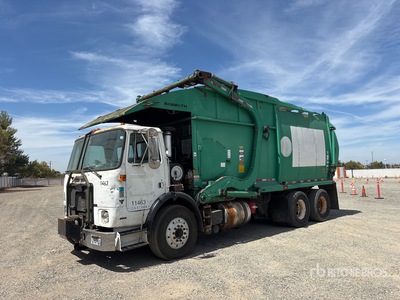 6x4 Front Loader شاحنة جمع النفايات
