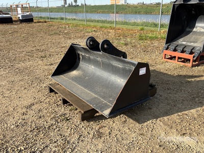 Hitachi 60 in Cleanup Excavator Bucket - Fits 120 Excavator