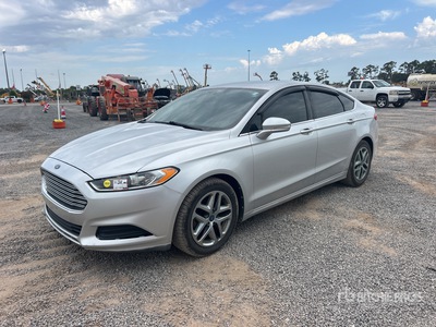 2013 Ford Fusion SE Samochód