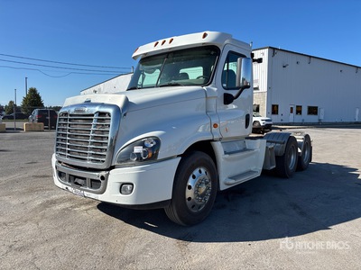 2016 Freightliner Cascadia 125 6x4 Ciągnik siodłowy T/A z kabiną dzienną